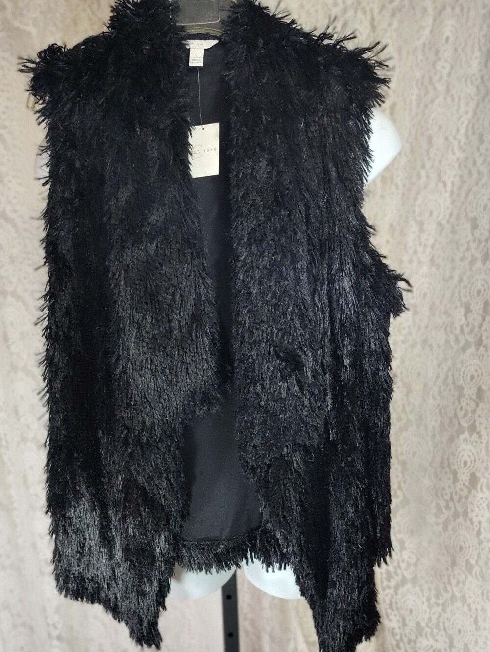 Est. 1946 Black Faux Fur Vest - Elegant Women’s Jacket